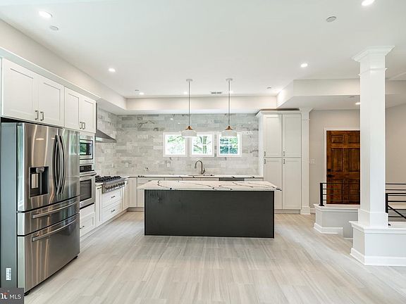 3rd image of 10115 Connecticut Ave