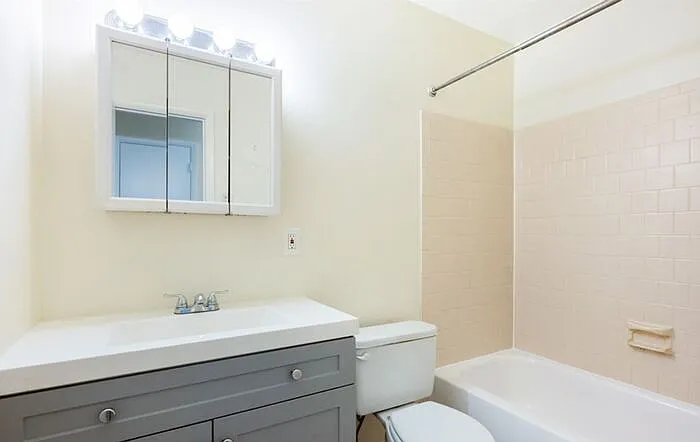 2235 Sedgwick St #H — Photo 4