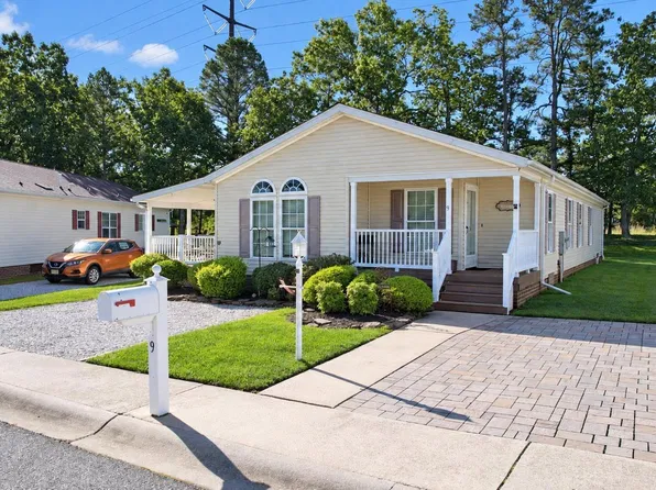 9 Sycamore Ln, Mays Landing, NJ 08330