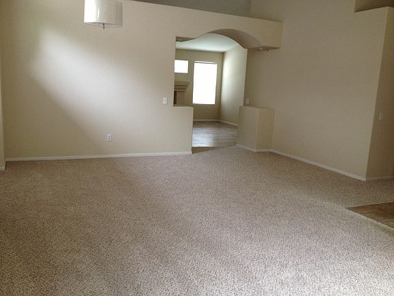 5th image of 1097 Carrie St