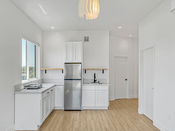 4th image of 4802 S Slauson Ave #2O
