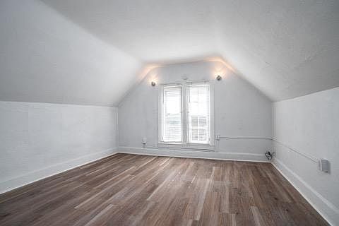 1st image of 908 W 8th St