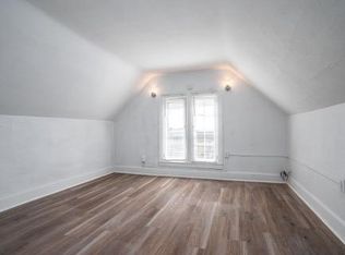 908 W 8th St, Davenport, IA 52802