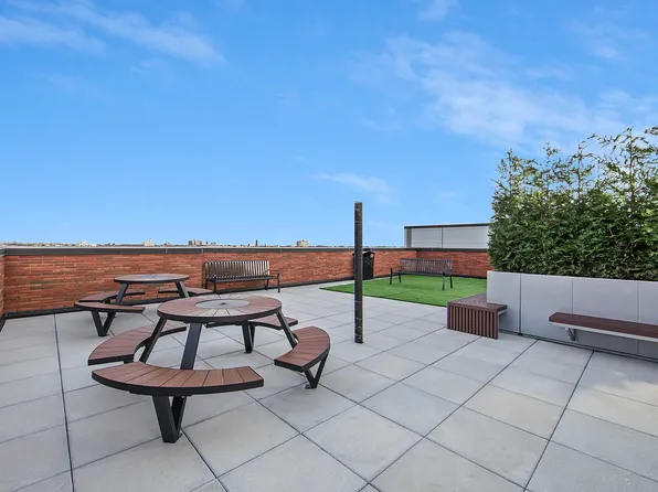 567 Ocean Parkway image 11 of 18