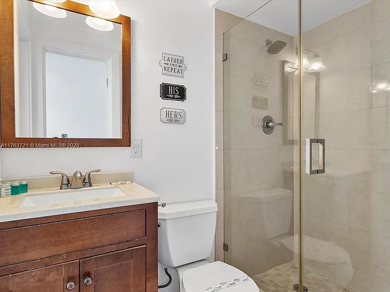 16473 NE 31st Ave — Photo 39