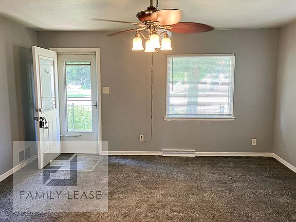 3rd image of 2985 E Division St