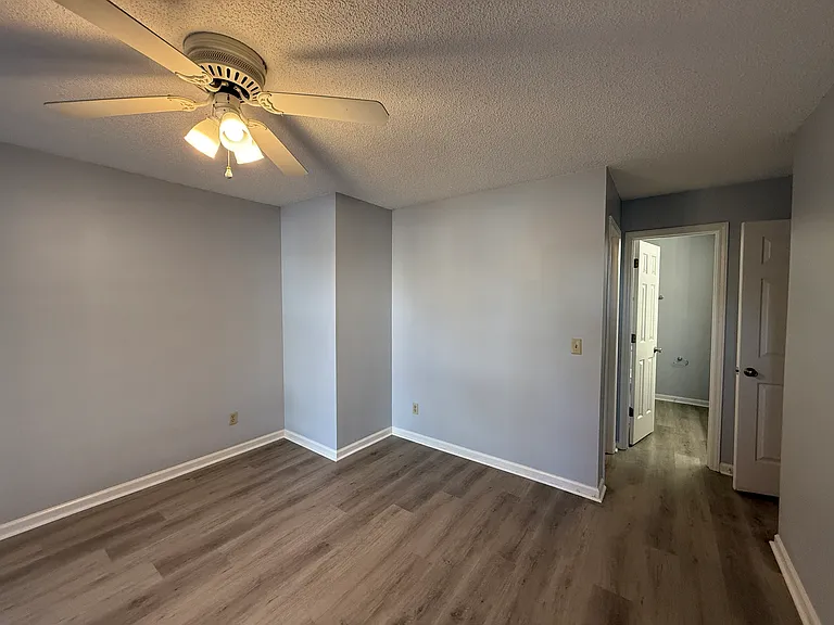 726 Southwest Dr — Photo 17