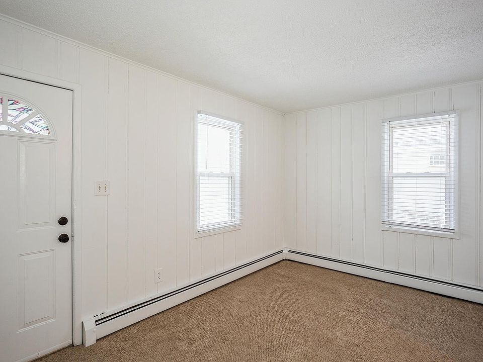1st image of 64 Cedar Oaks Ave