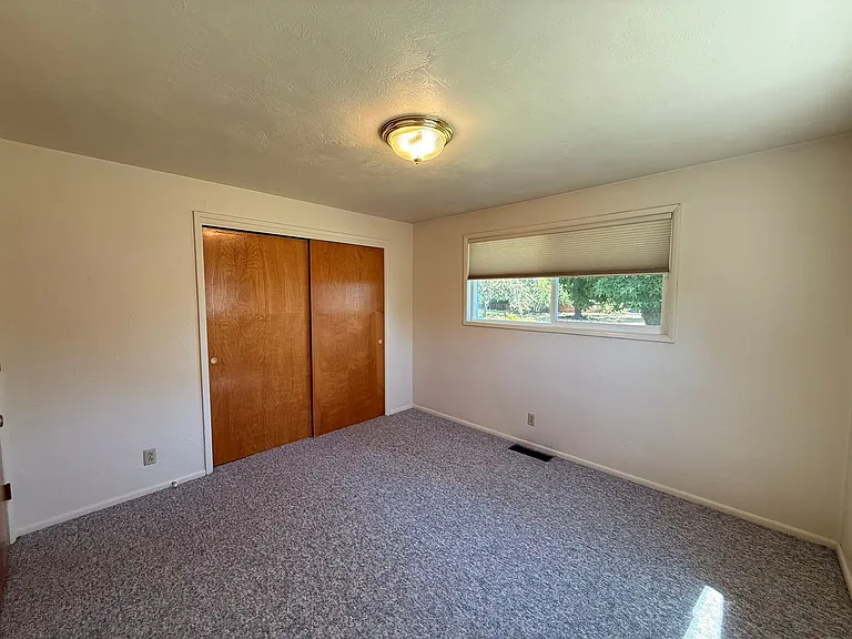 2148 Grove St — Photo 19
