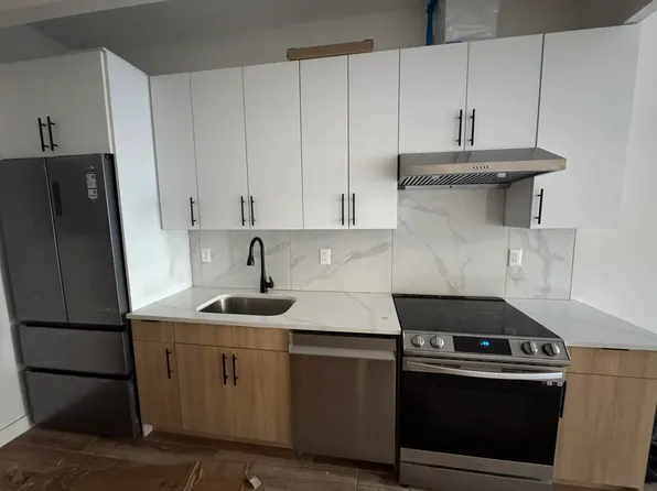 404 2nd Street image 1 of 5