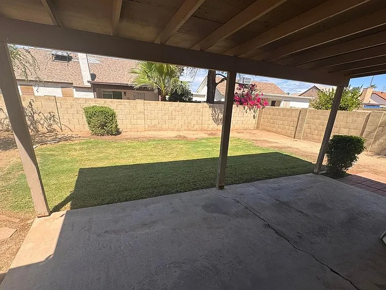 5602 W Yucca St — Photo 4