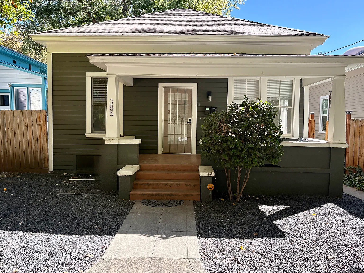 5 bed, 1290 sqft, $2,500 — Photo 1