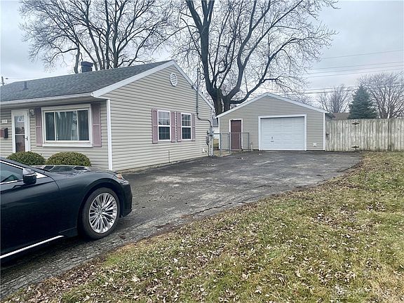 2nd image of 119 Colebrook Dr