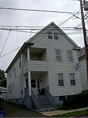 2nd image of 11 Oak St