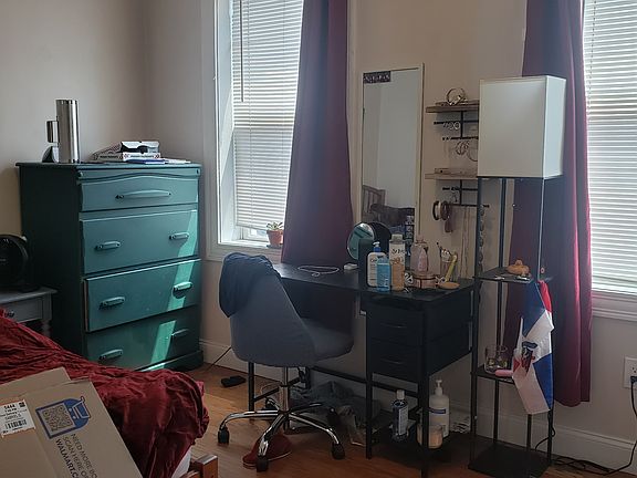 4th image of 225 South St #2