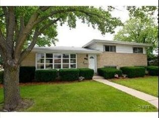 8509 W Roseview Dr, Niles, IL 60714