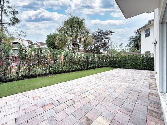 5th image of 10423 NW 70th Ln #0