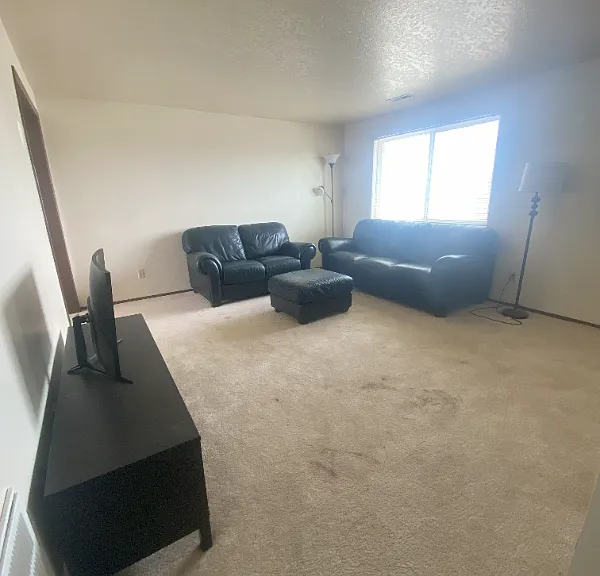 332 S 200 W — Photo 3