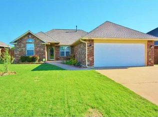406 W Strasburg Way, Mustang, OK 73064