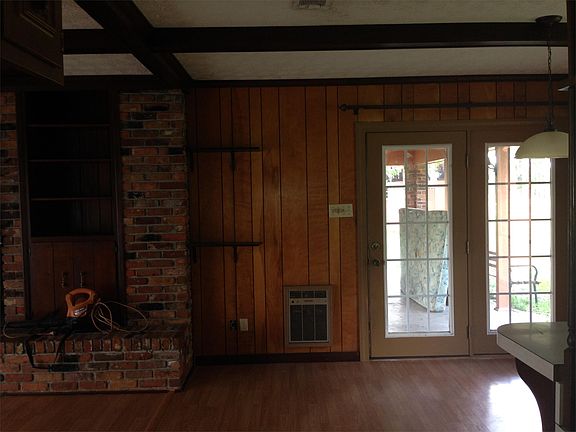 Living Room/Dining open area