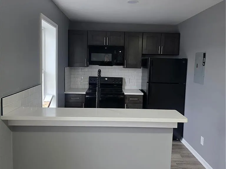 2050 Main St #8 — Photo 4