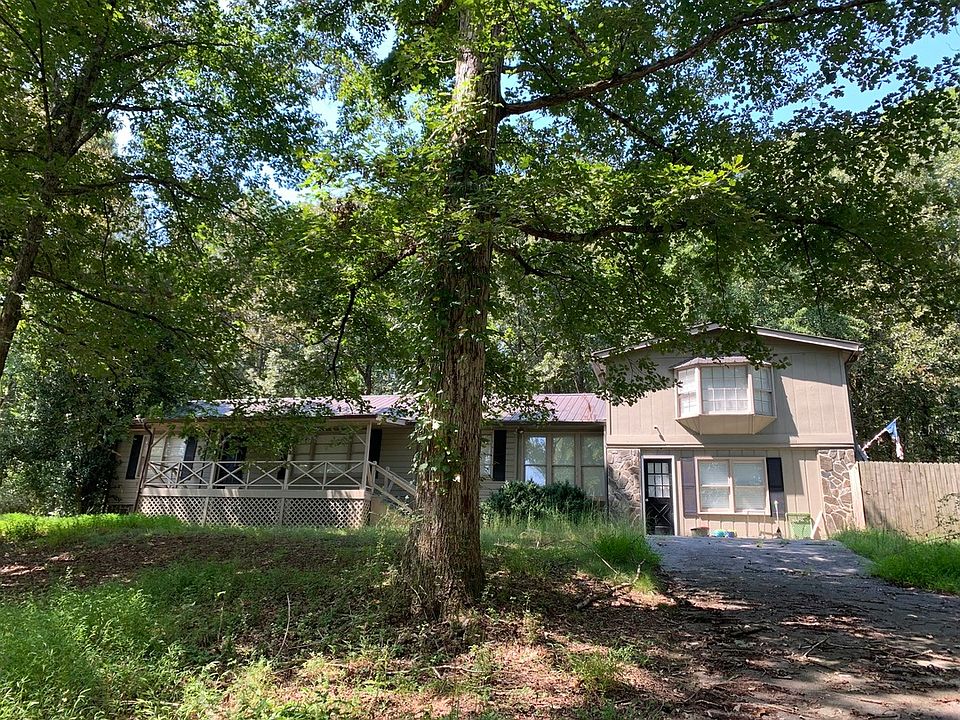 1st image of 104 Lance Rd NE