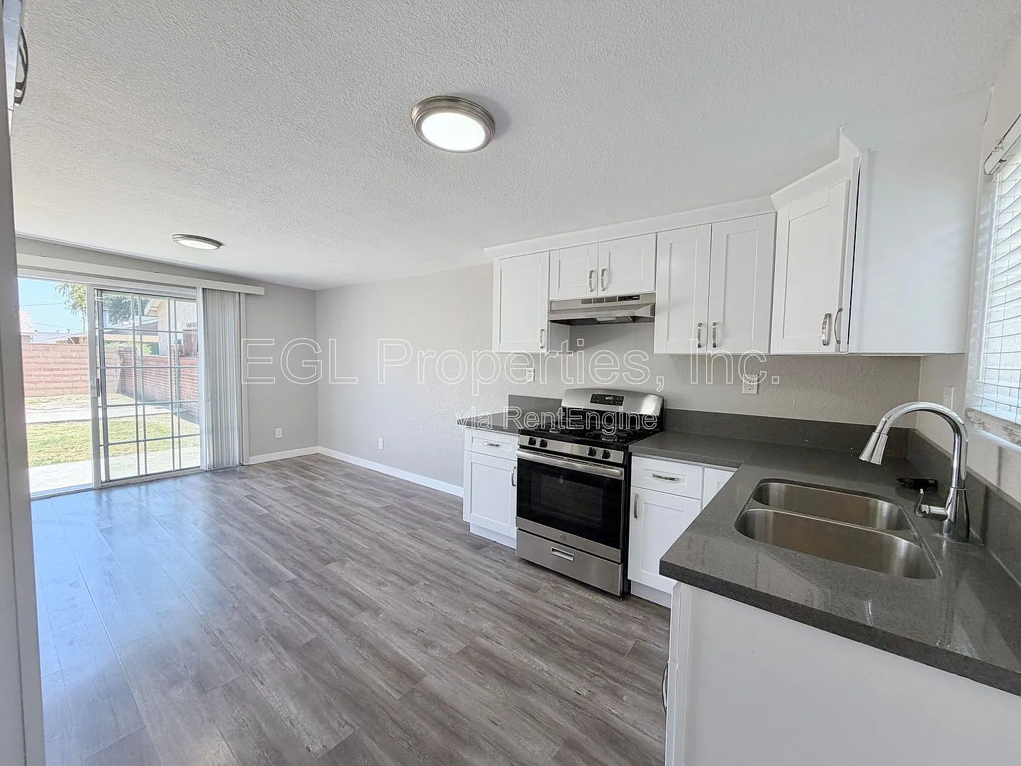 1 bed, 1.0 bath, 700 sqft, $2,000 — Photo 3