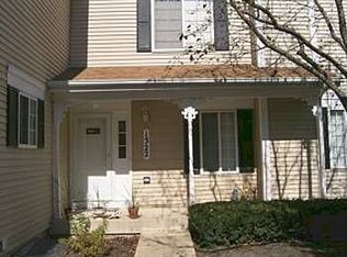 1322 Sandhurst Ln, South Elgin, IL 60177