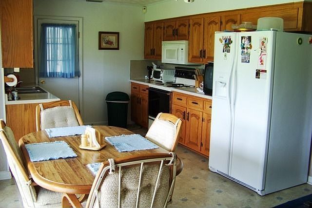 2nd image of 3000 Cracker Neck Rd