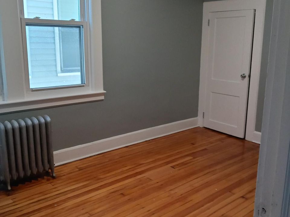 2nd image of 86 Dayton St APT 1