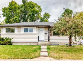6104 149th Ave NW, Edmonton, AB T5A 1V8