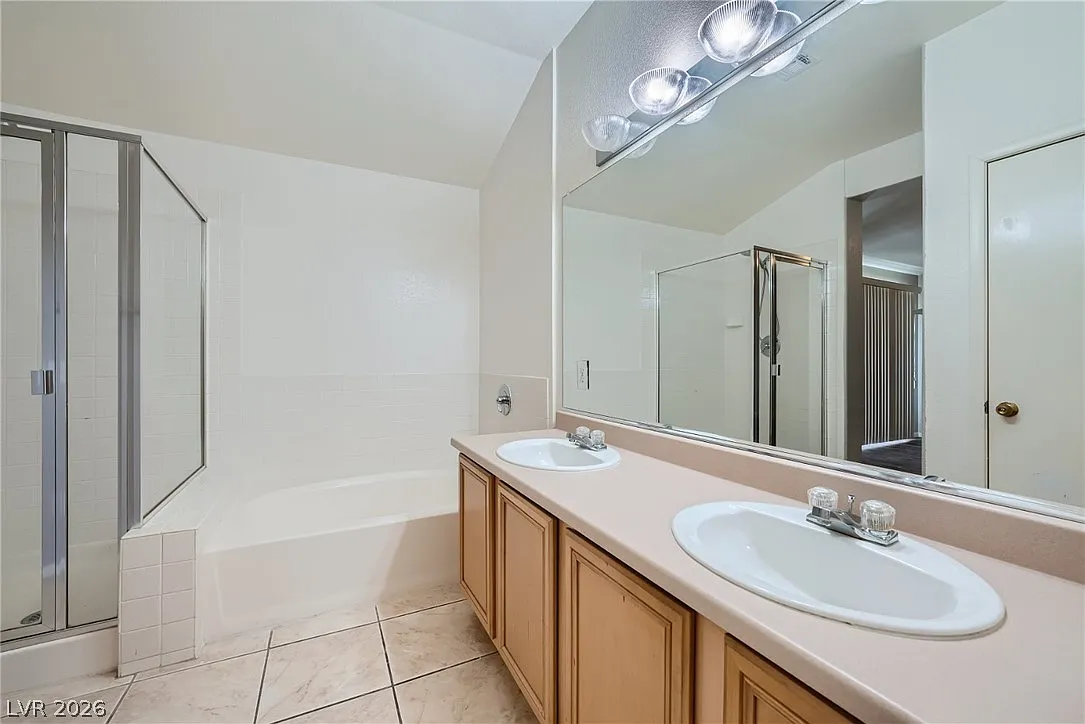 3 bed, 2.5 bath, 1601 sqft, $1,799 — Photo 4