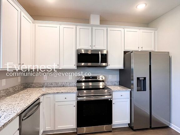 3rd image of 1011 Echo Ridge Rd
