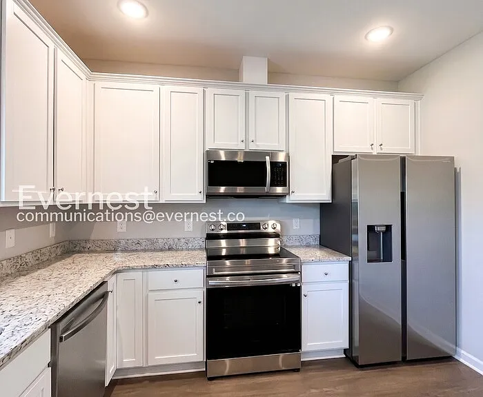 1011 Echo Ridge Rd — Photo 3