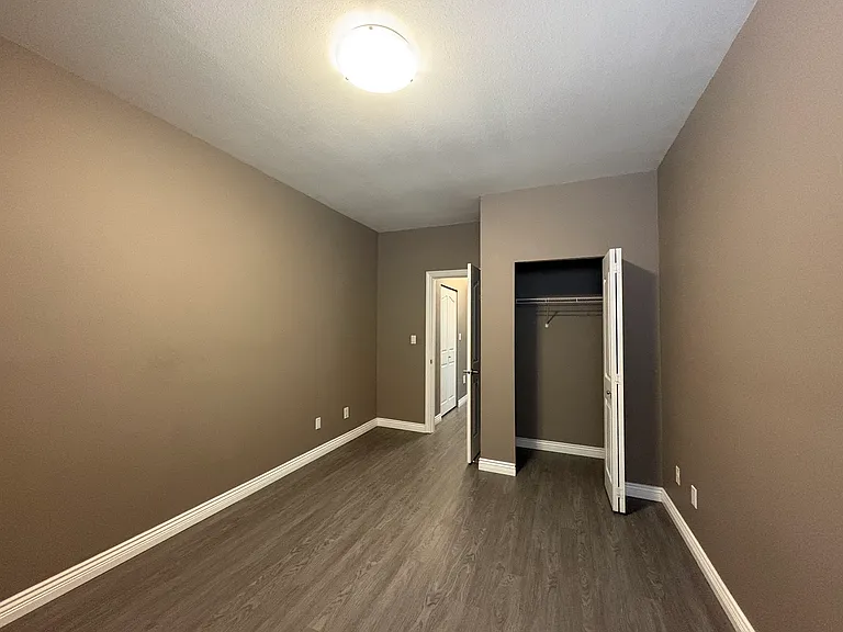508 Duthie Ave — Photo 4