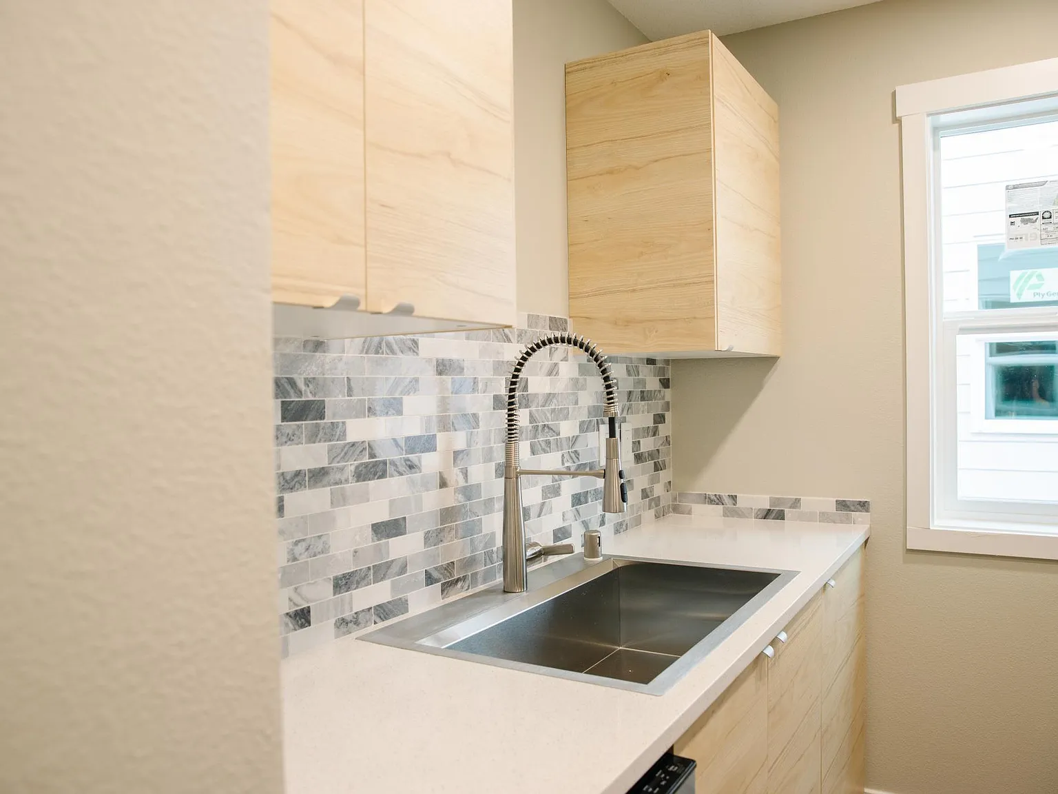 3 bed, 1300 sqft, $1,950 — Photo 4