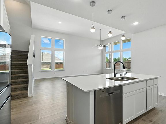5th image of 903 Cinnabar Way