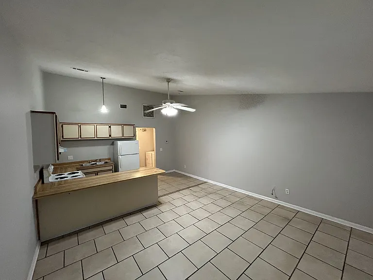1254 Continental Ct — Photo 6