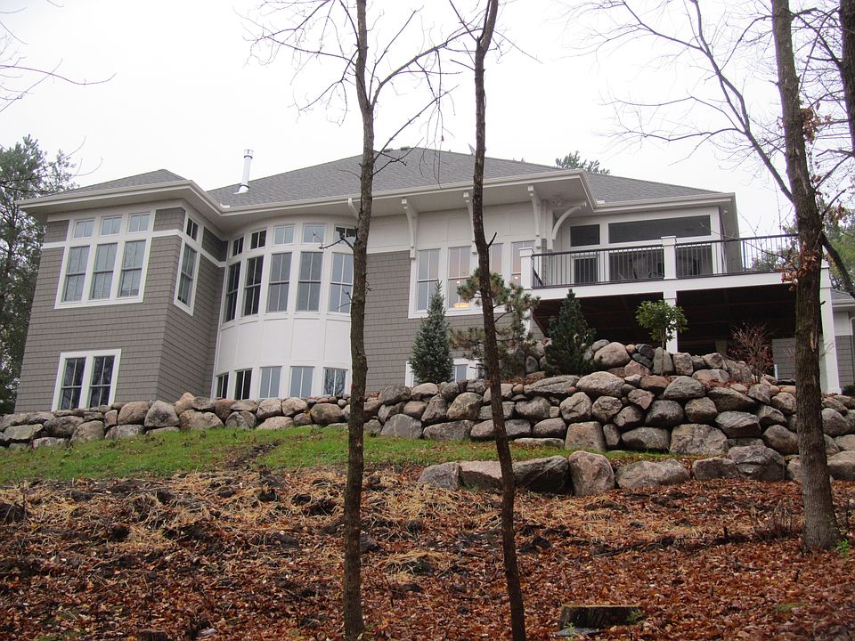 2nd image of 2072 Dwight Ln