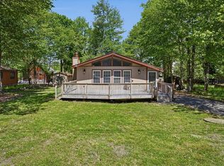 1739 Rolling Hills Dr, Tobyhanna, PA 18466