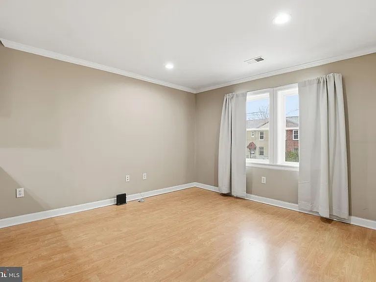 1710 W Virginia Ave NE #202 — Photo 10