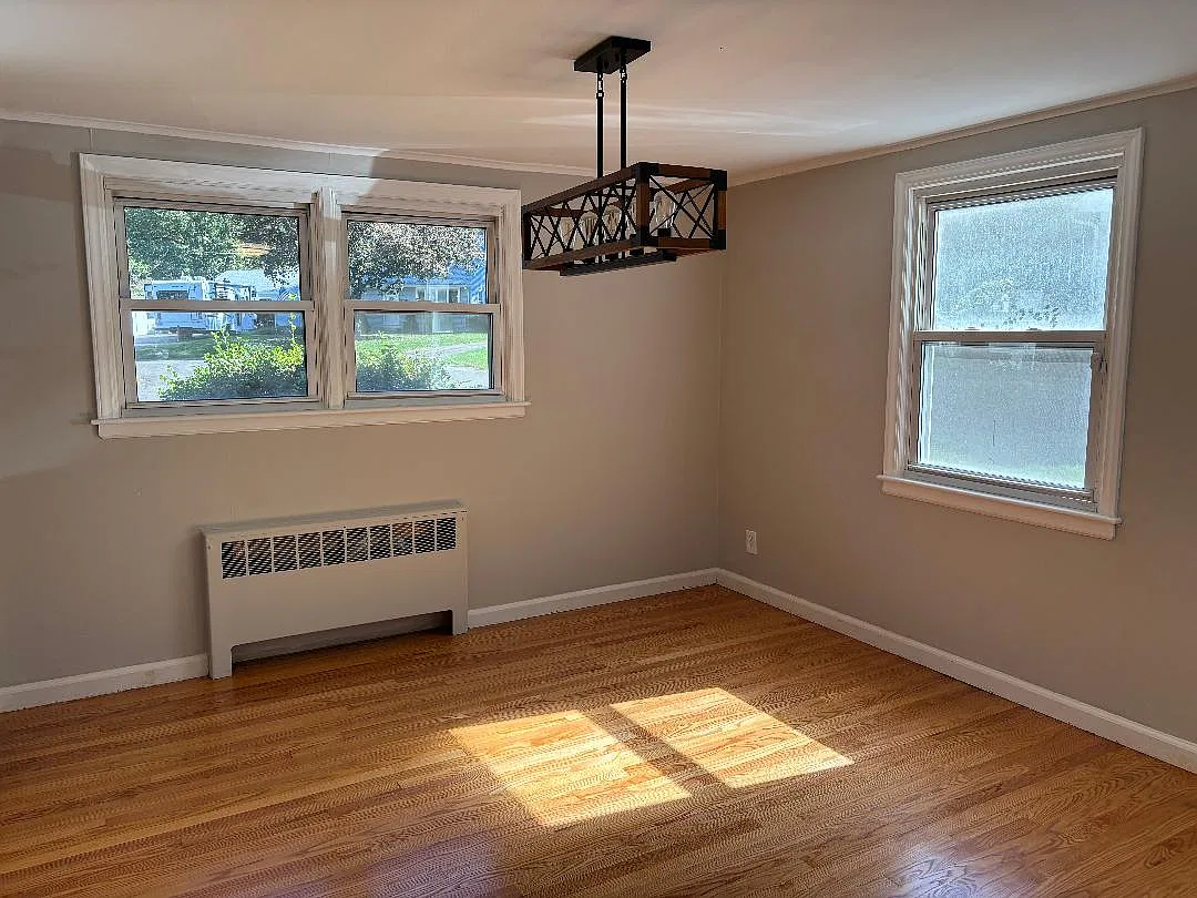 3 bed, 1075 sqft, $2,600 — Photo 4