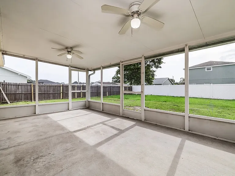 2937 Coach Lamp Rd — Photo 8