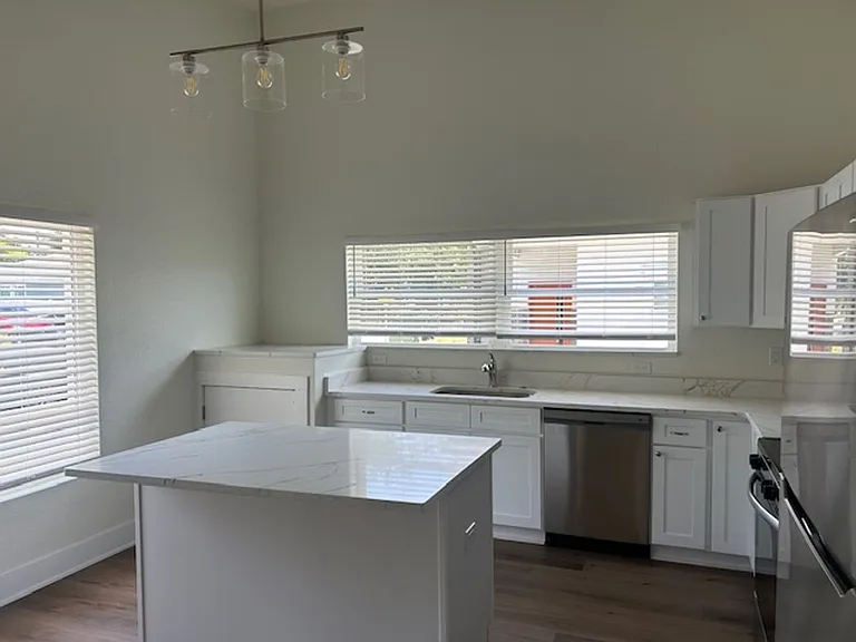2020 14th Ave S #A — Photo 9