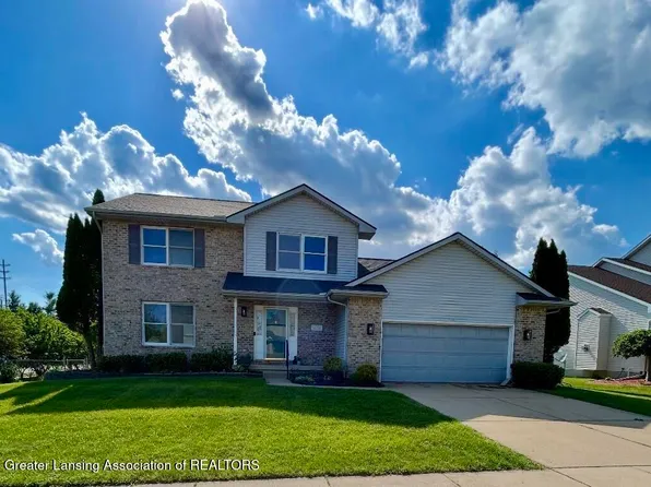 5275 Thames Dr, Haslett, MI 48840