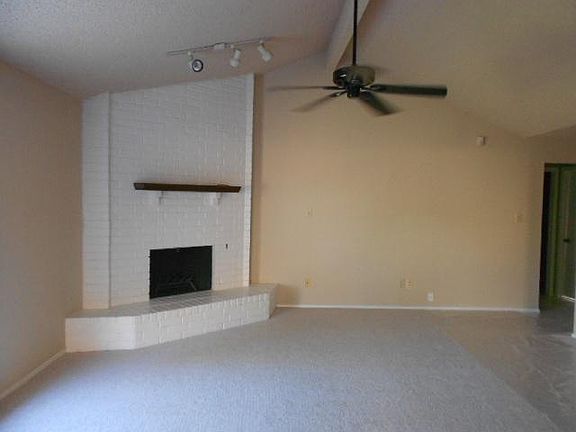 4th image of 3133 Santana Ln