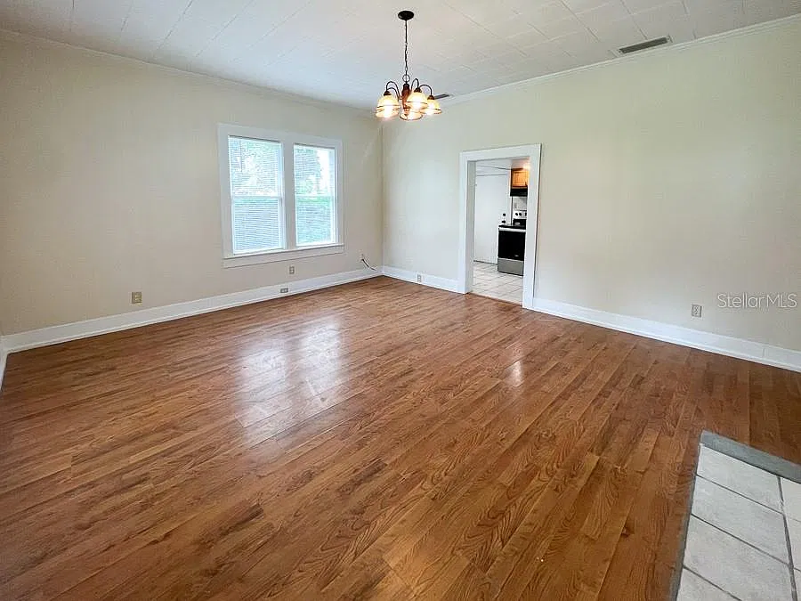 1 bed, 1.0 bath, 864 sqft, $1,150 — Photo 2