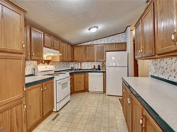 2nd image of 1284 S Lincoln Ave Unit B