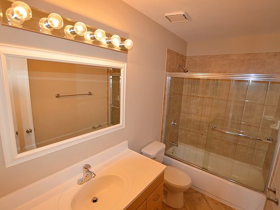 4th image of 7524 SW 8th Ct