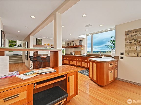 5th image of 8734 Paisley Drive NE